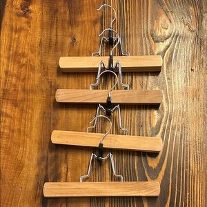 Wooden Hanger Set (4)
